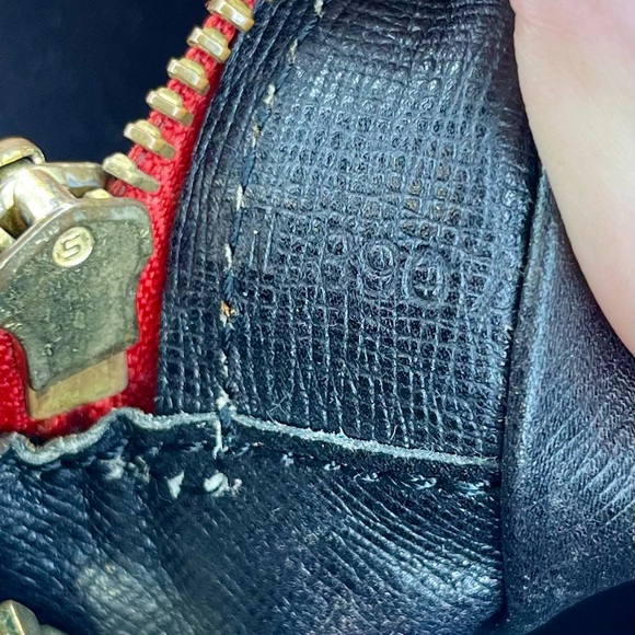 Louis Vuitton Trocadero Castilian Red Epi Crossbody Bag - Picture 17 of 17